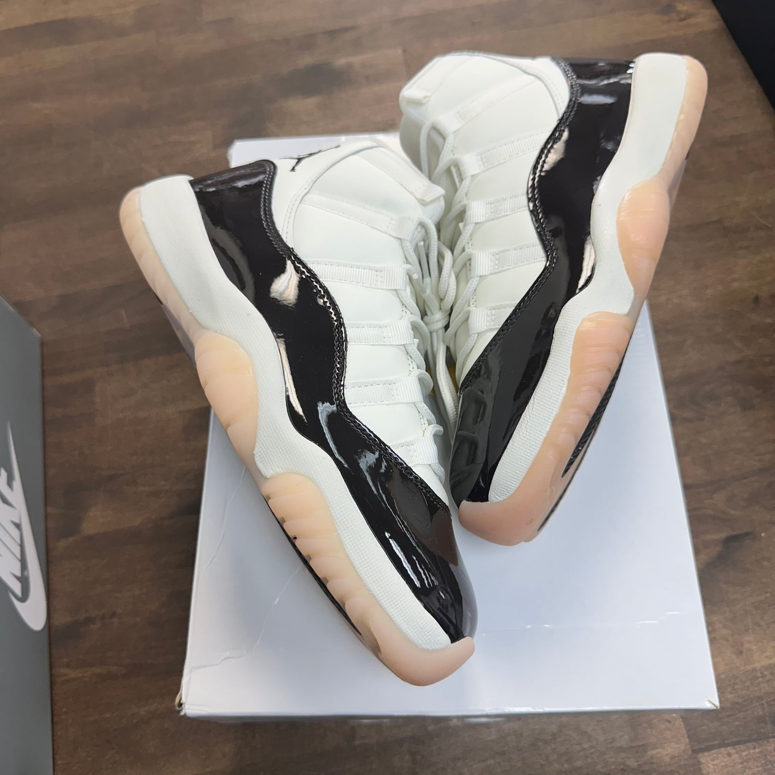 (W) Neapolitan Jordan 11 (USED)