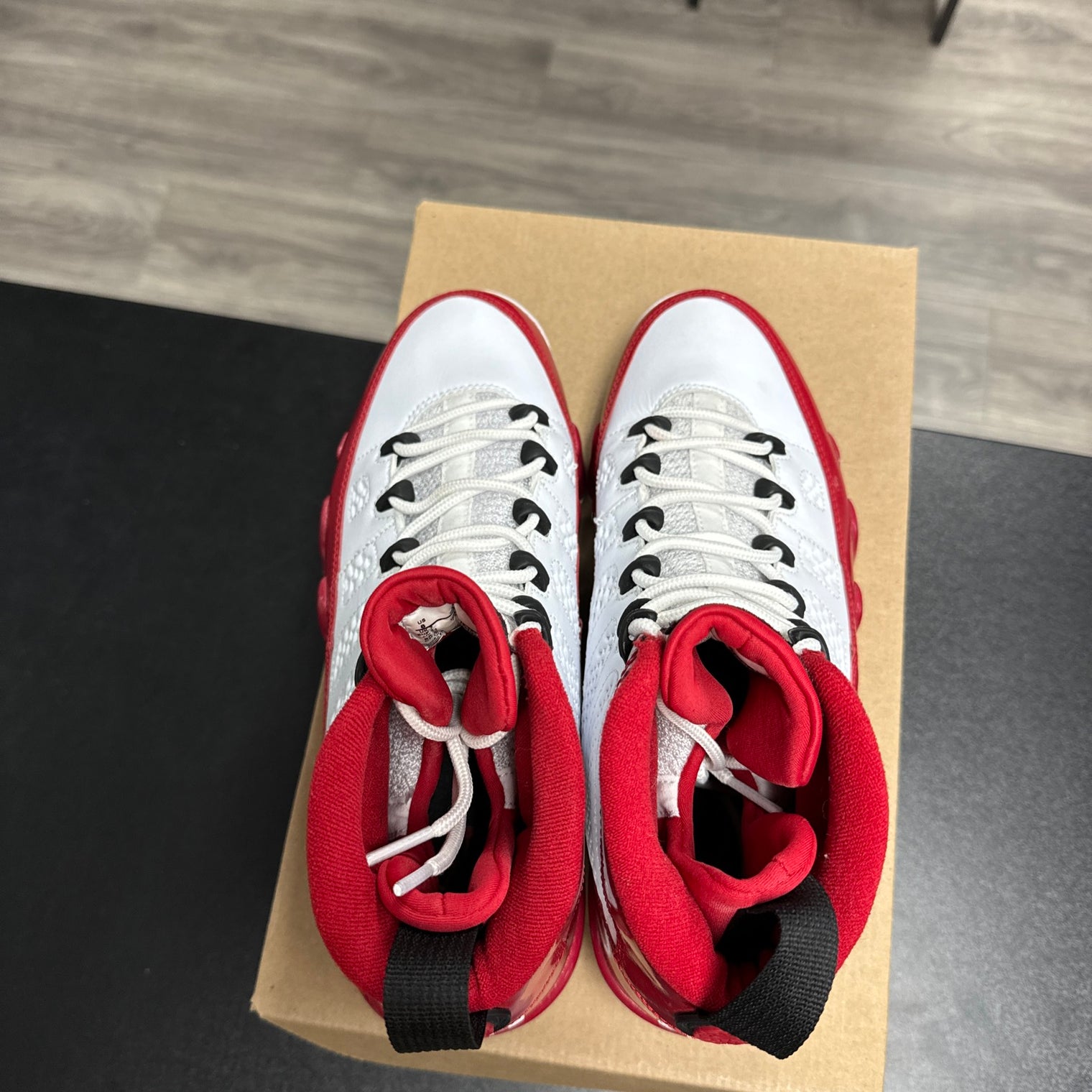 Gym Red Jordan 9 (USED, no box)