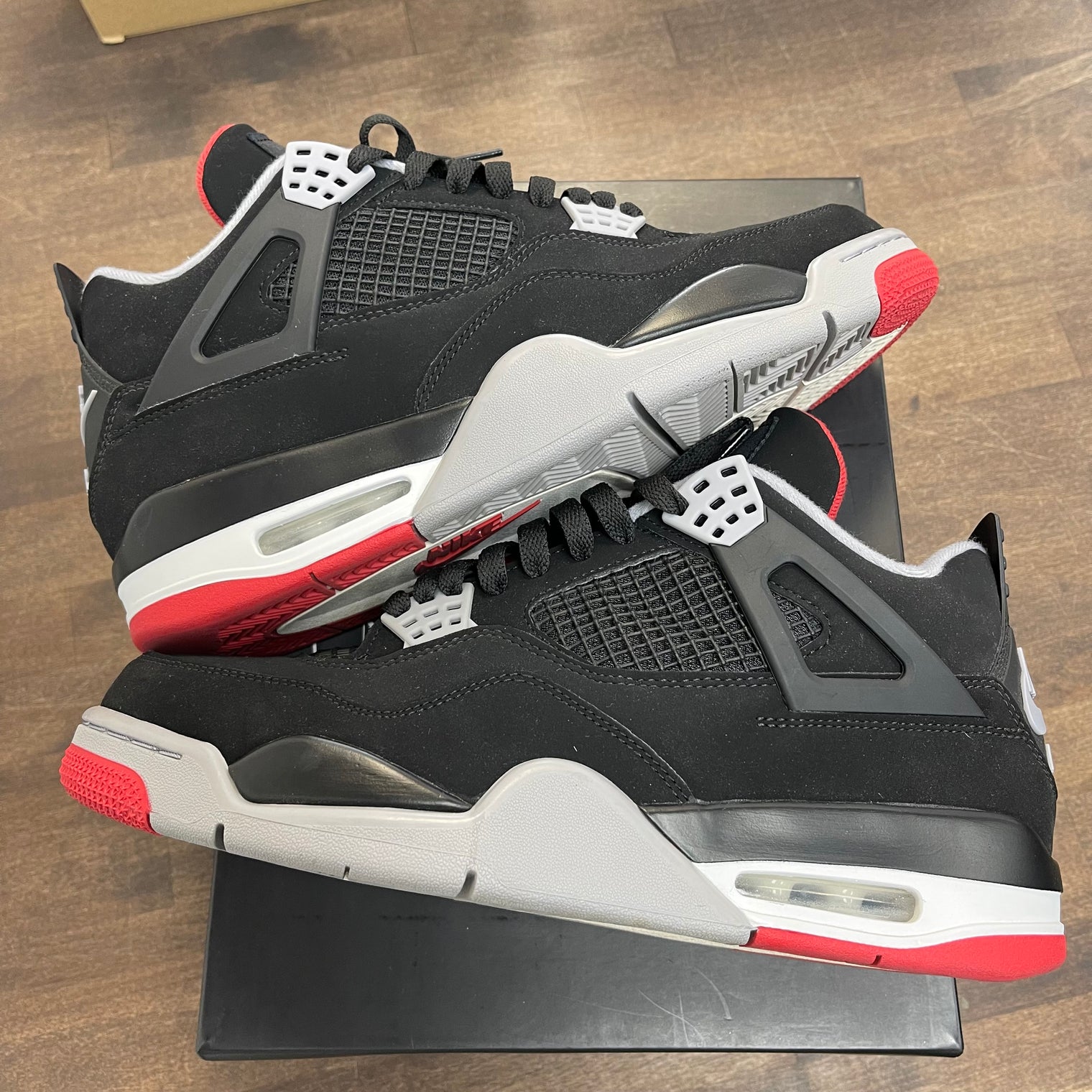 Bred Jordan 4 (2019) (USED)