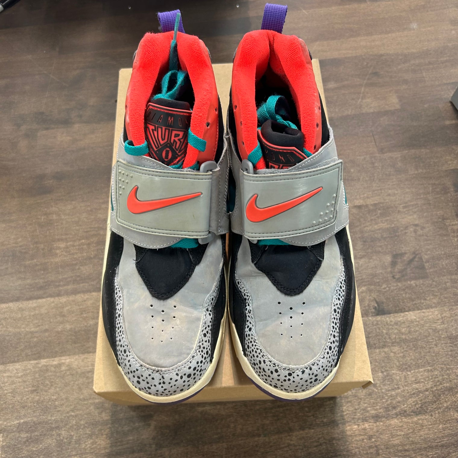 Wolf Grey Crimson Nike Air Diamond Turf (US 10) (USED,No Box)