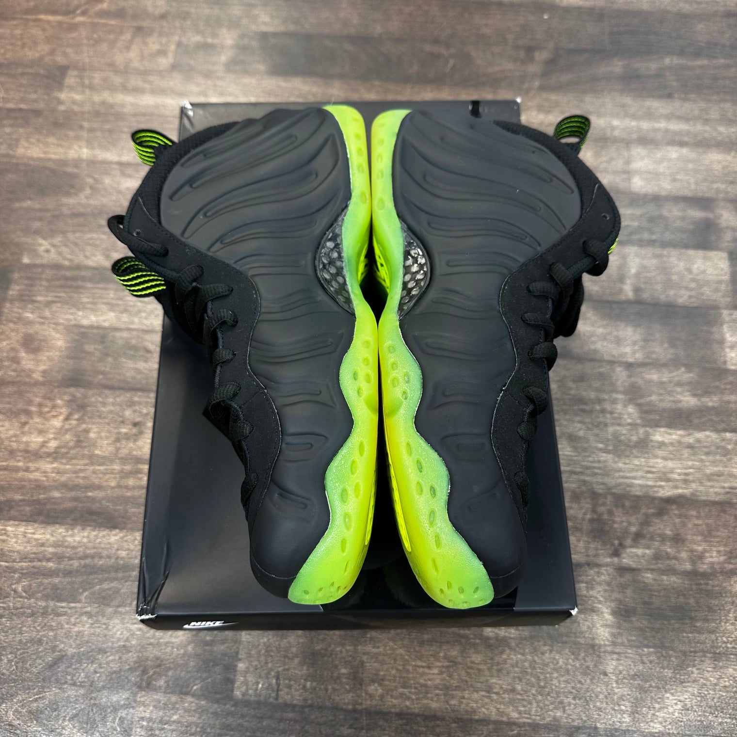 Black Volt Foamposite One (USED)