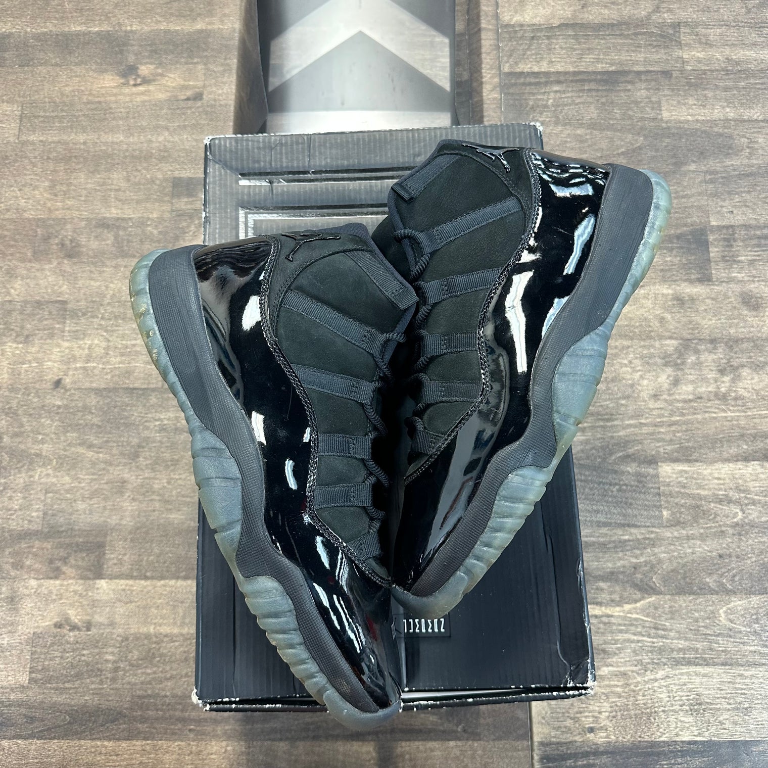 Cap and Gown Jordan 11 Retro (USED)