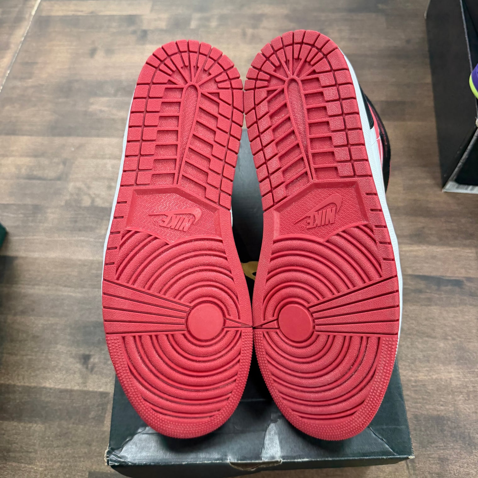 Gym Red Black White Jordan 1 Mid (USED)