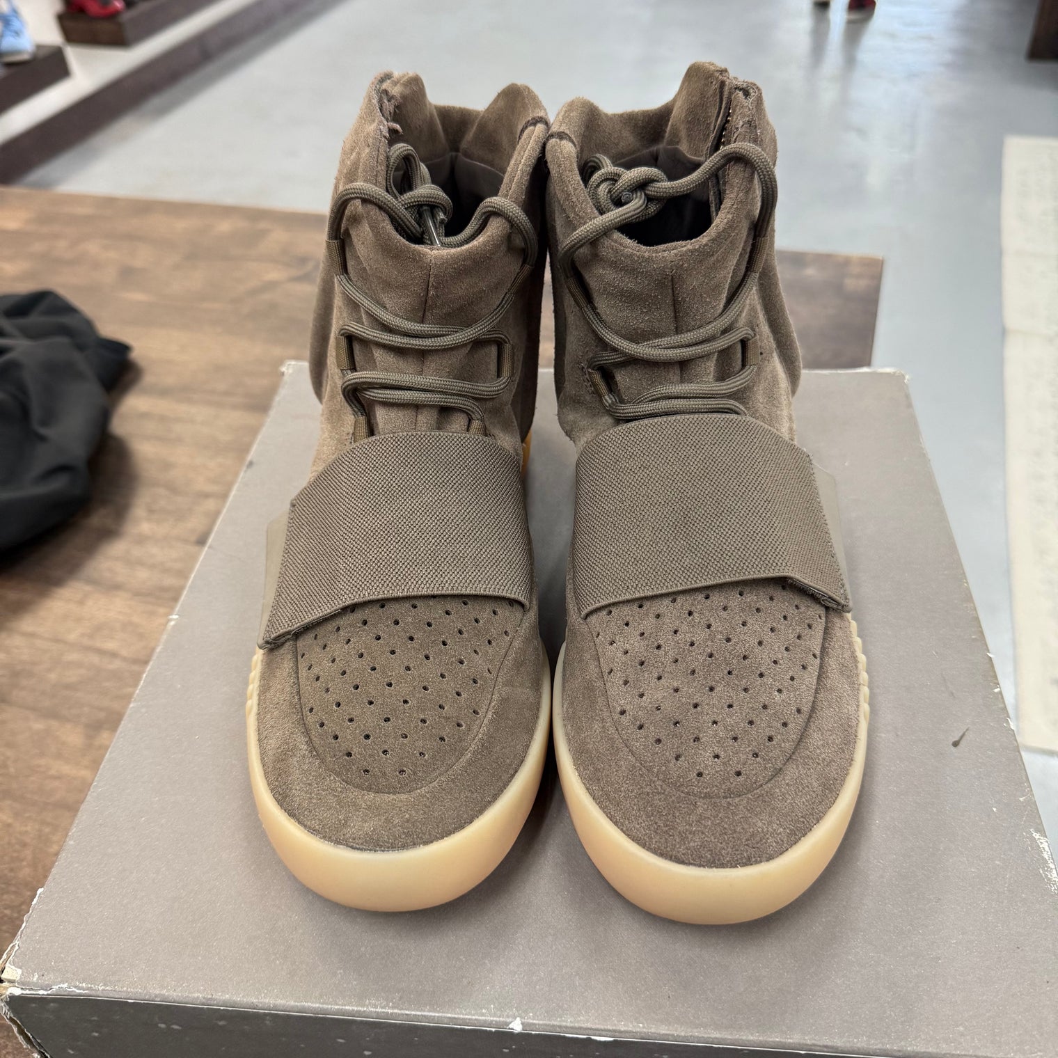 Chocolate Yeezy Boost 750 (USED)
