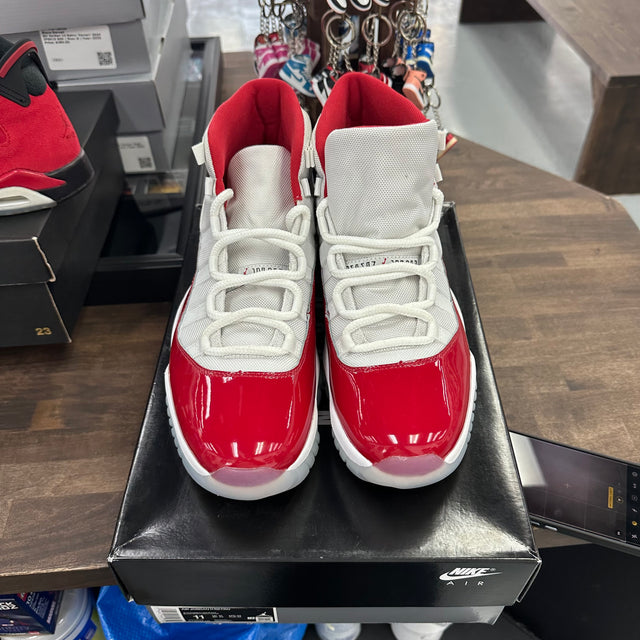Cherry Jordan 11  (USED)