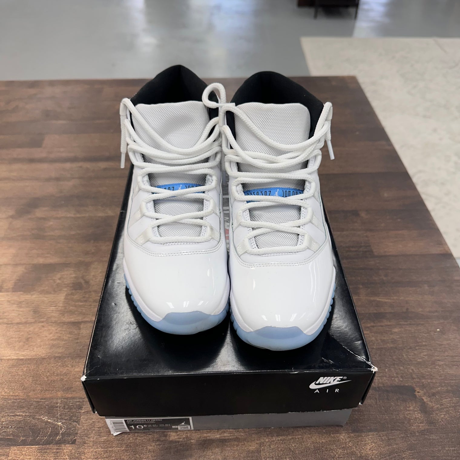 Legend Blue Jordan 11 (2024) (USED)