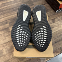 Carbon Beluga Adidas Yeezy Boost 350 V2 (Lightly Worn)