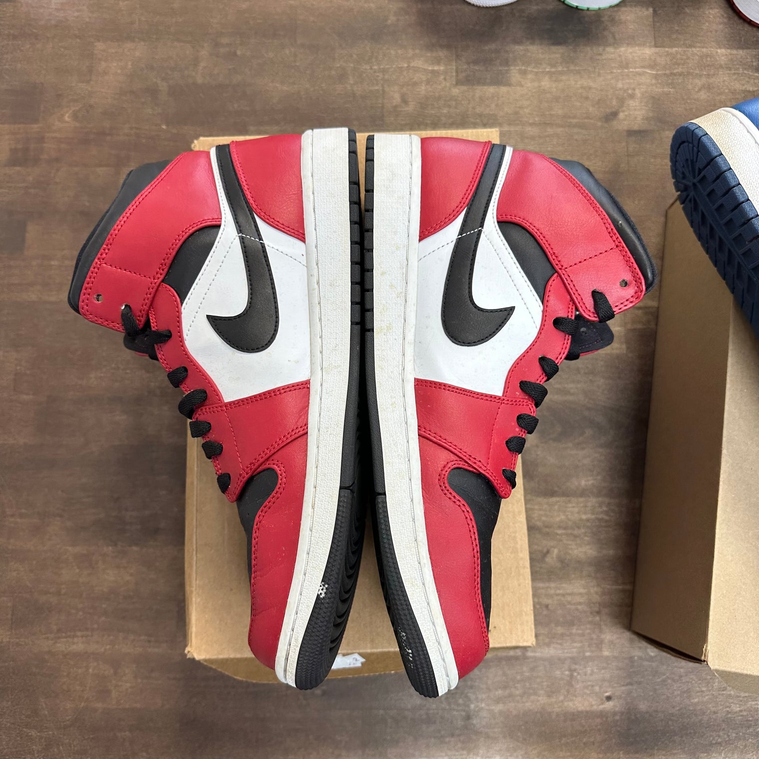 Jordan 1 Mid Chicago Toe (US 12) (USED, No Box)