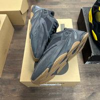 Utility Black Yeezy 700 (USED)