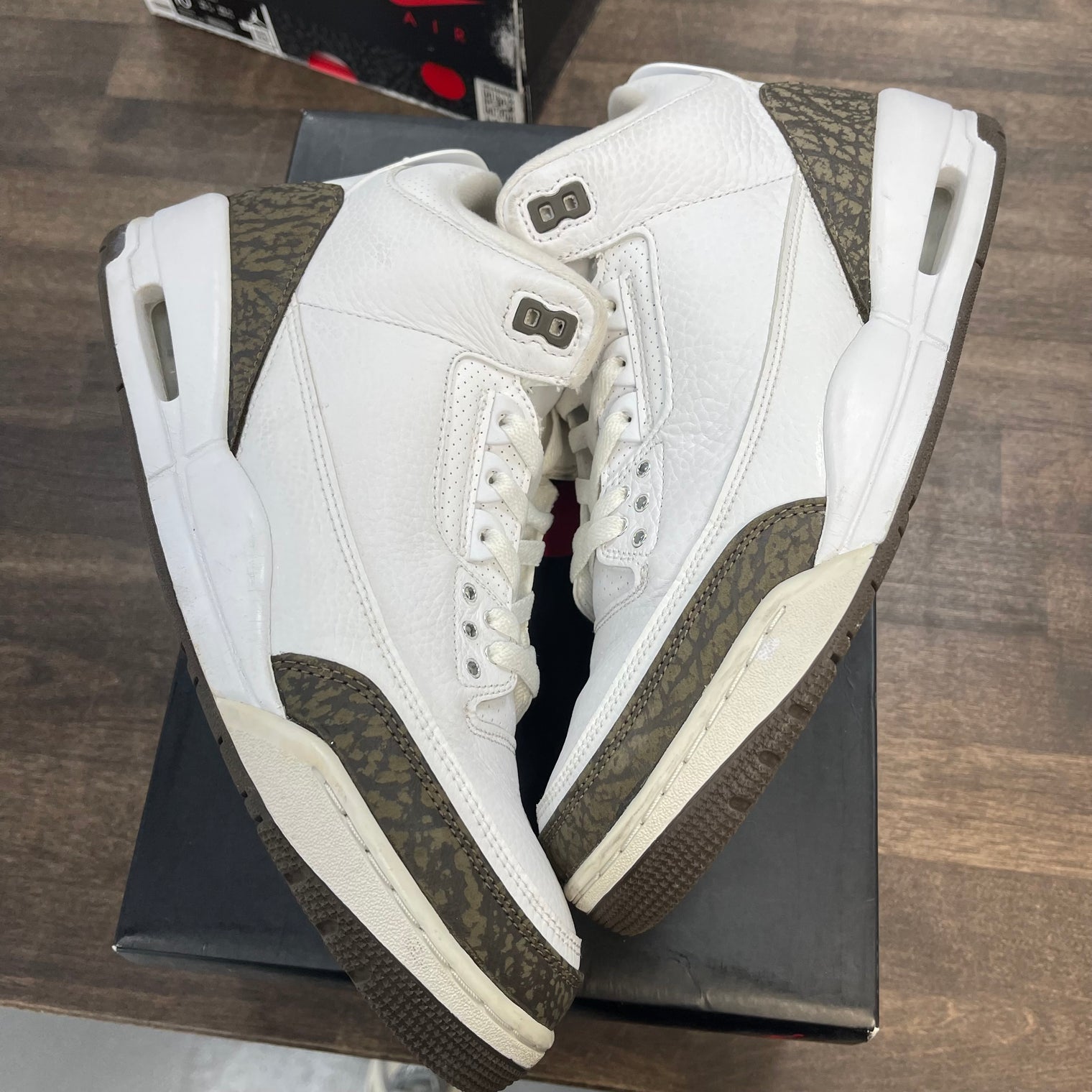 Mocha Jordan 3 (2018) (USED)