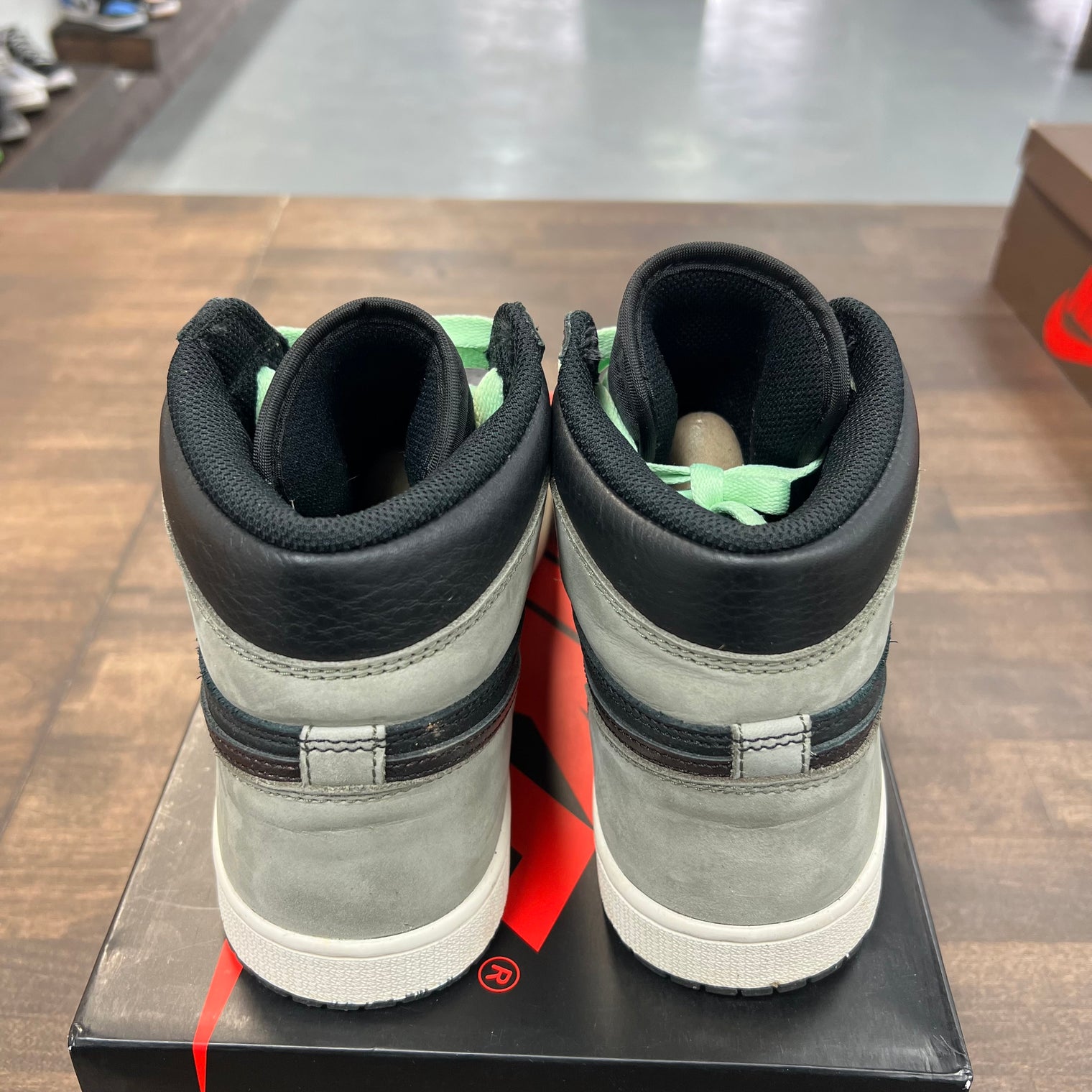 Patina Jordan 1 High (USED)