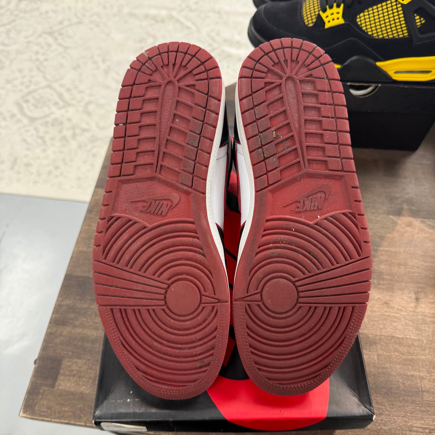 Bloodline Jordan 1 High (USED)