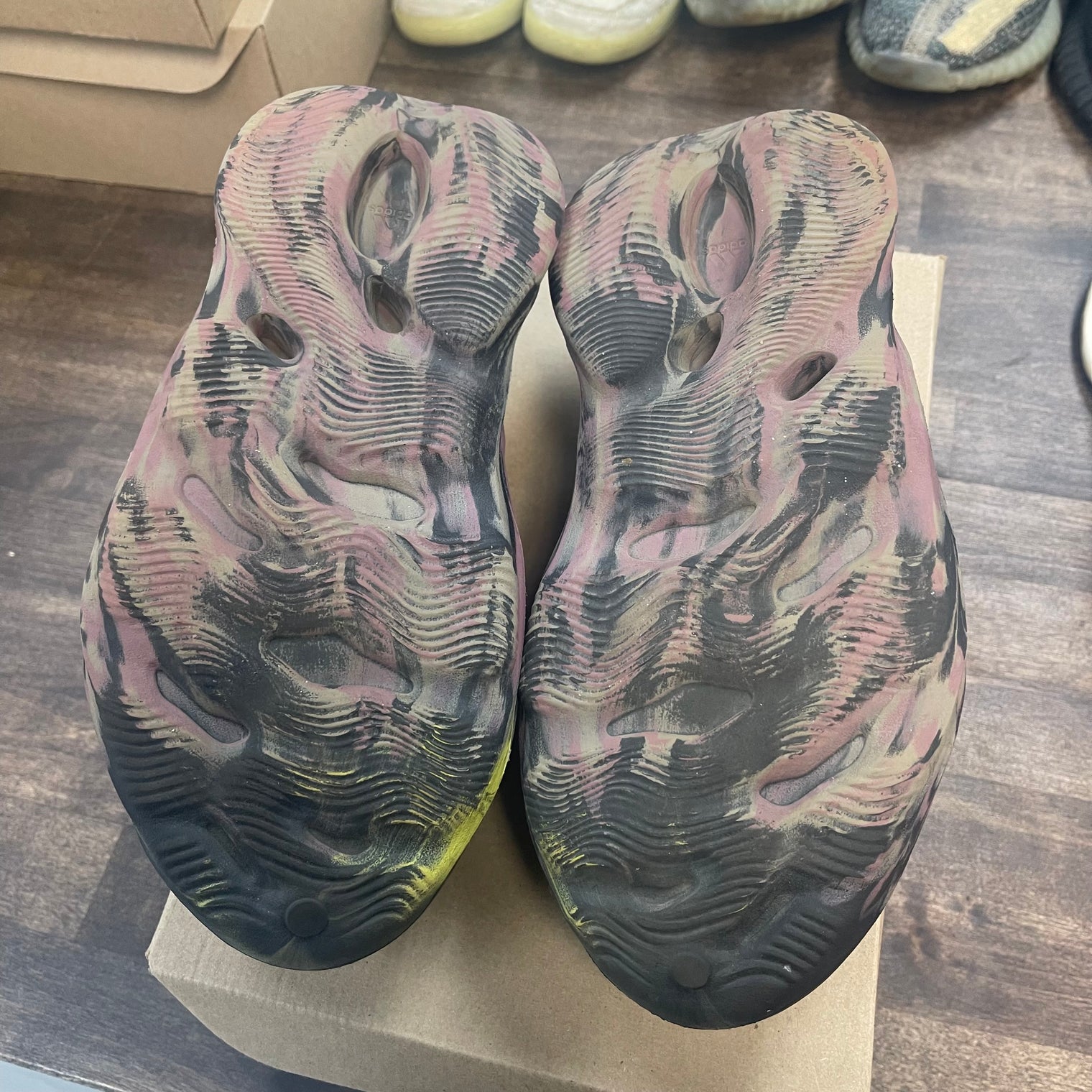 MX Carbon Yeezy Foam RNNR (USED, No Box)