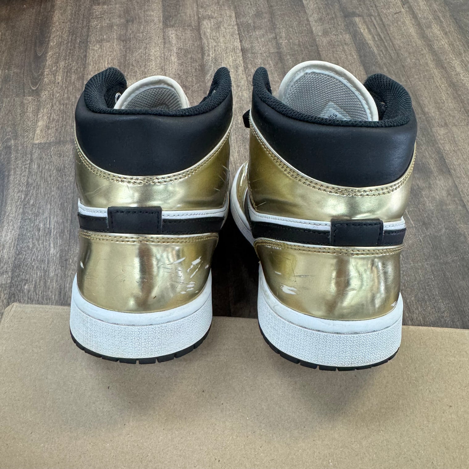Patent Gold Jordan 1 Mid (USED)
