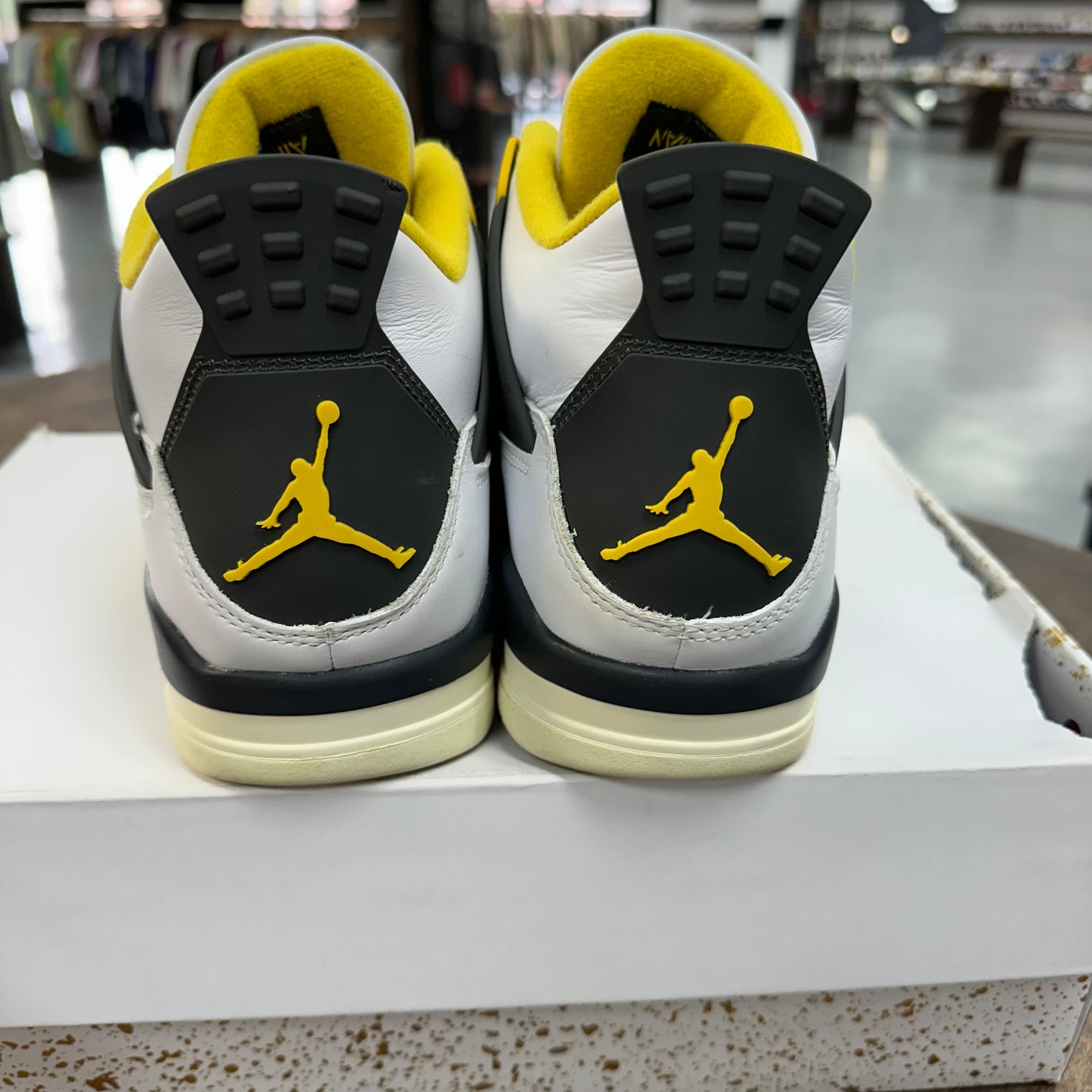 Sulfur Jordan 4 Retro (W) (USED)