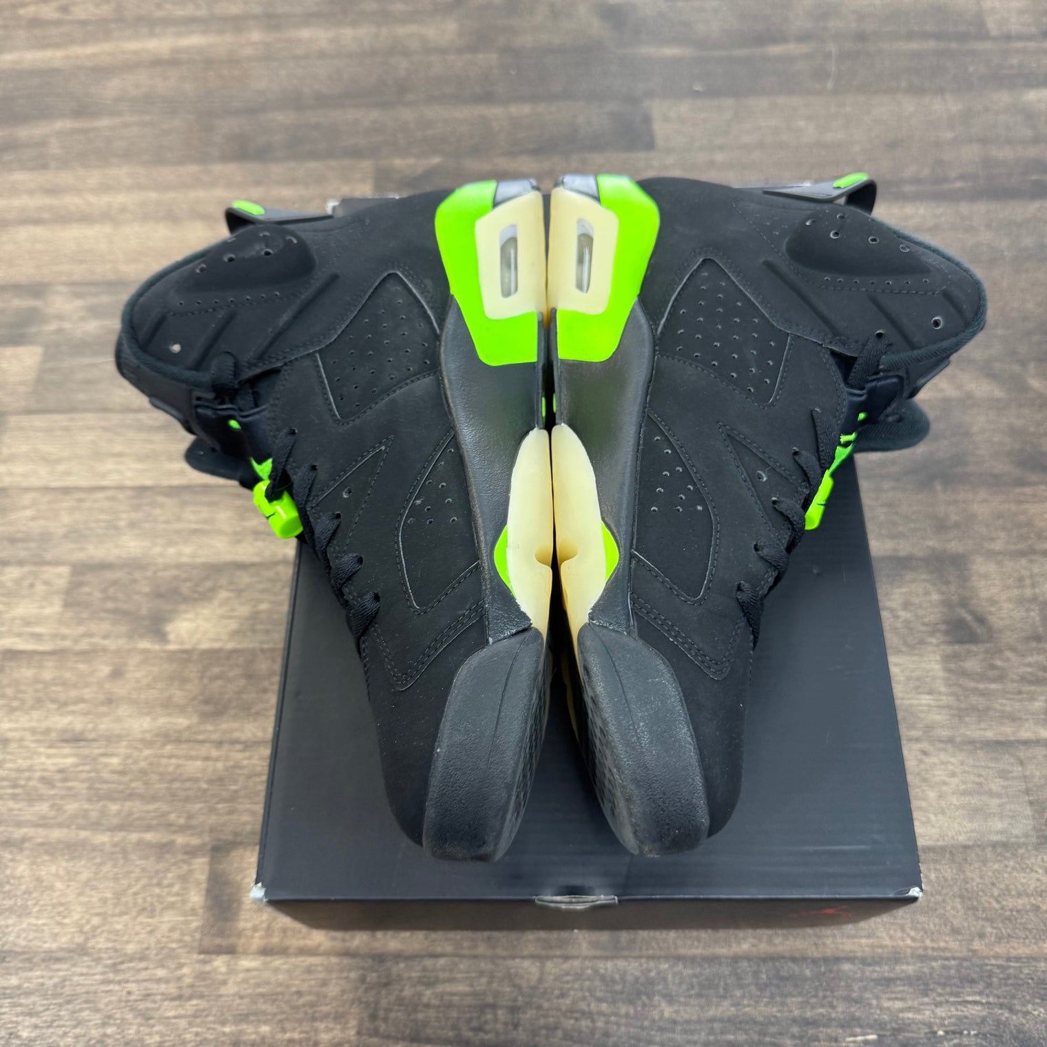 Electro Green Jordan 6 (USED)