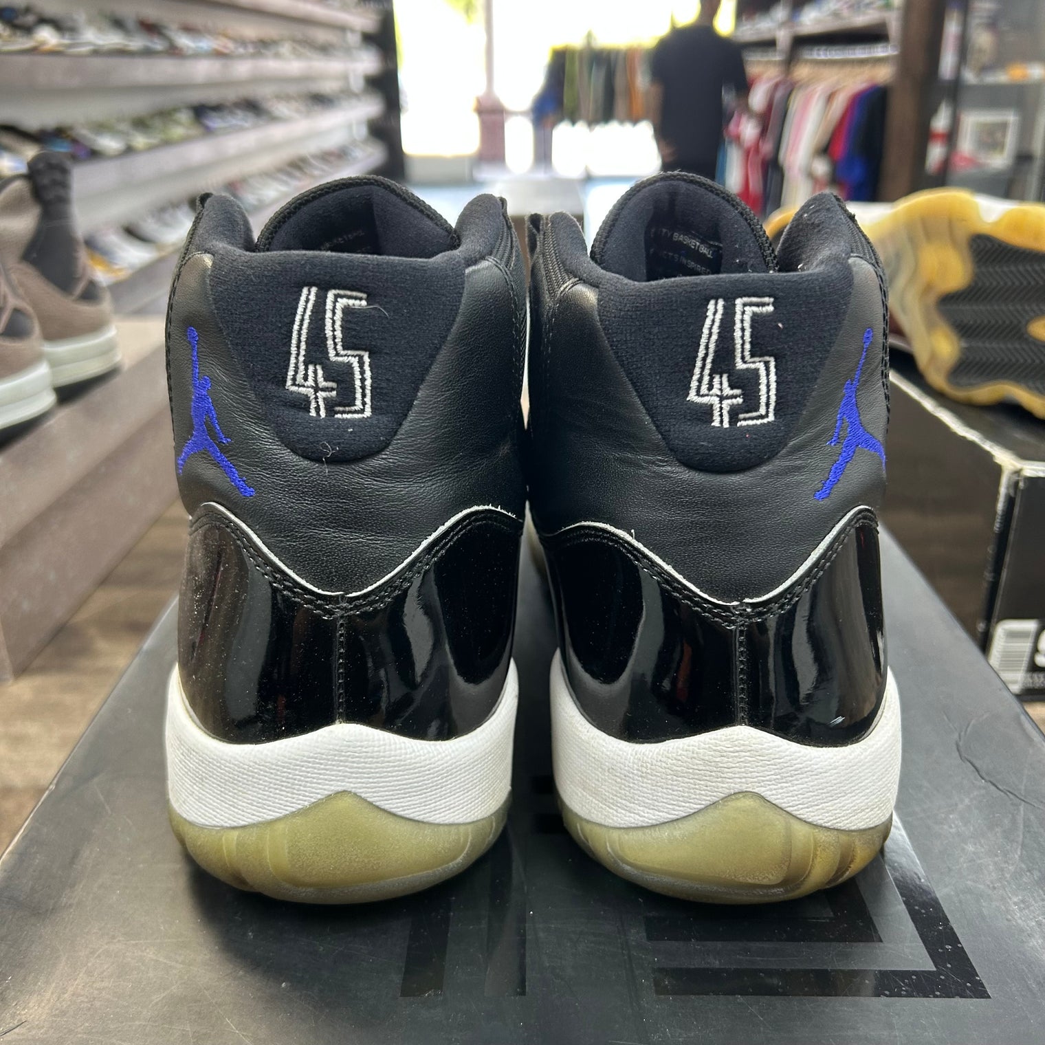 Space Jam Jordan 11 High (USED)