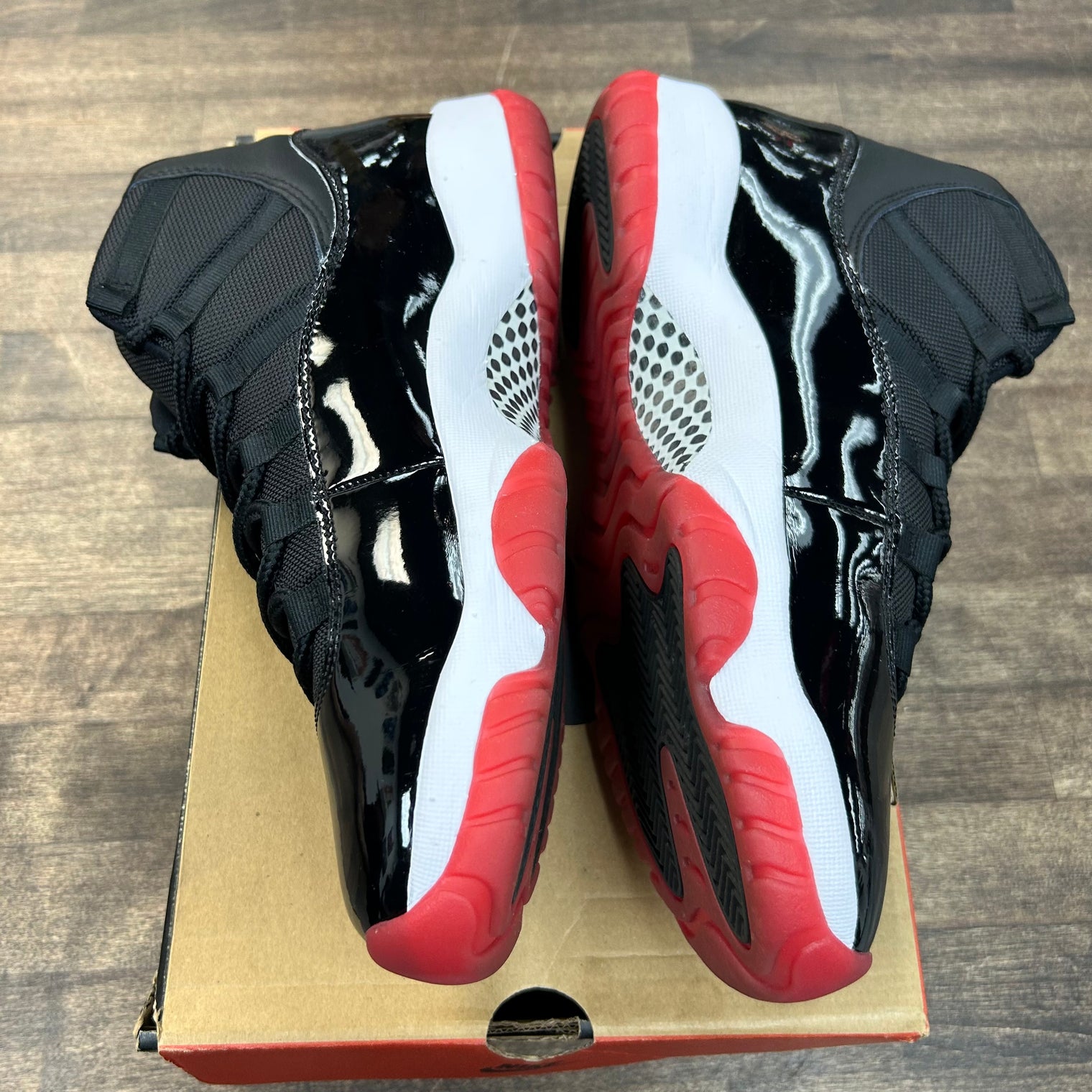 Bred Jordan 11 2019 (USED)