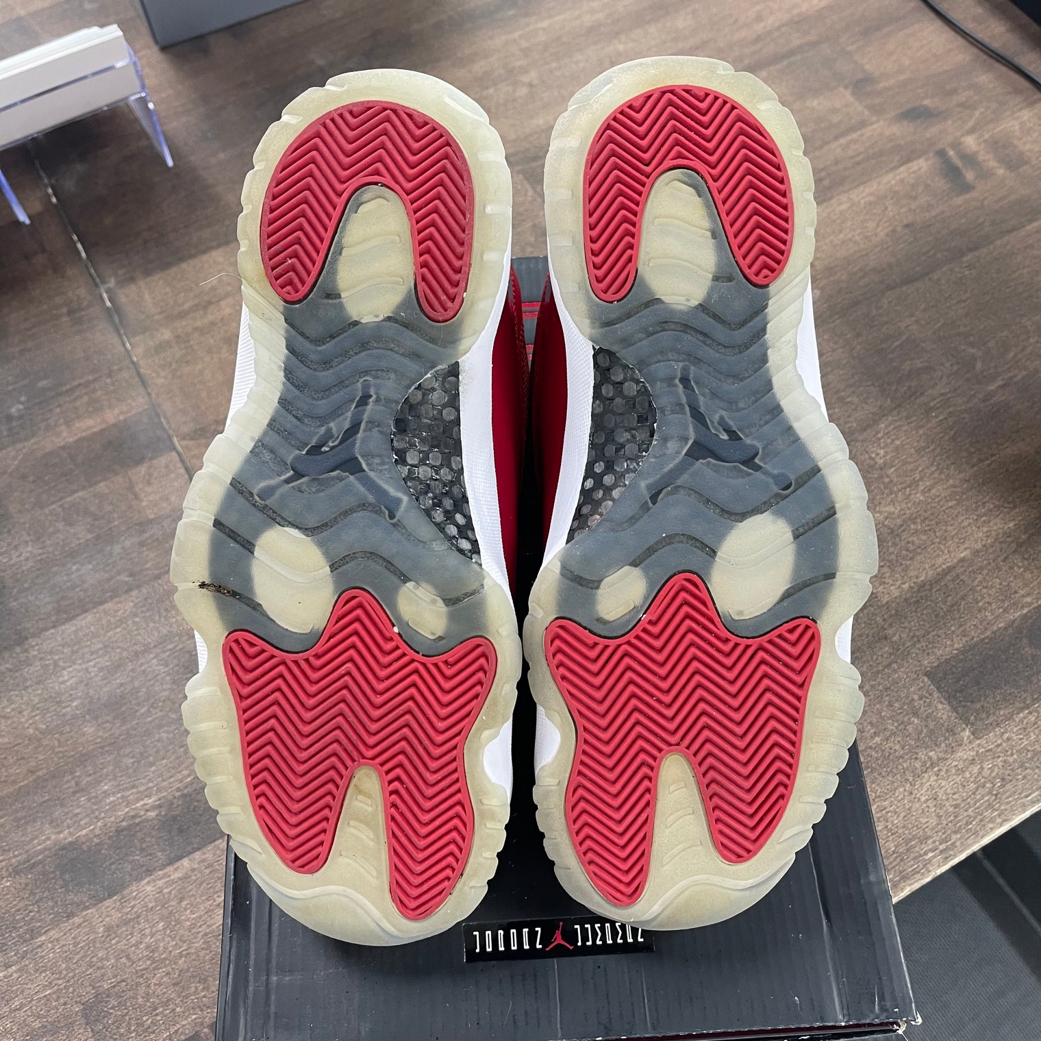 Win like 96 Jordan 11 (USED)