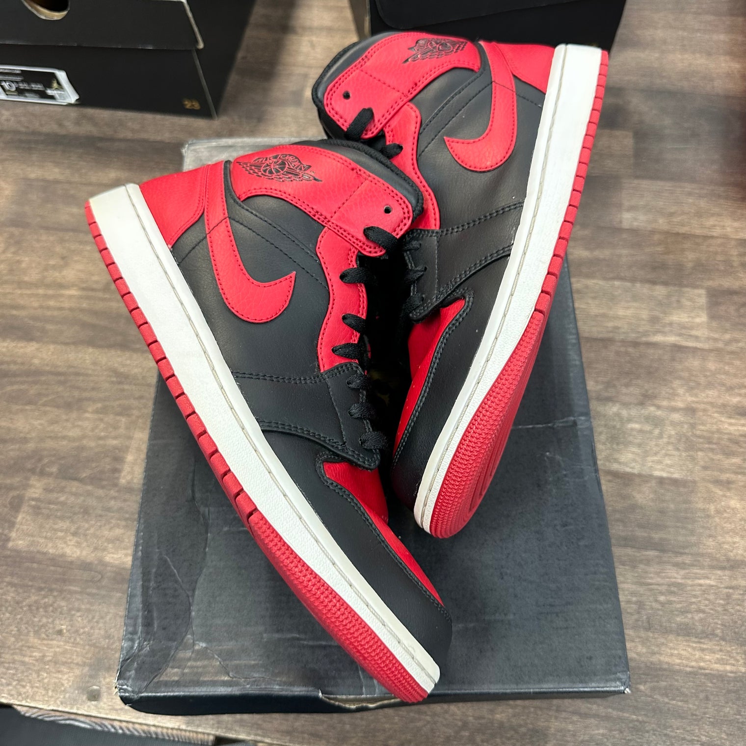 Banned Jordan 1 Mid (2020) (USED)