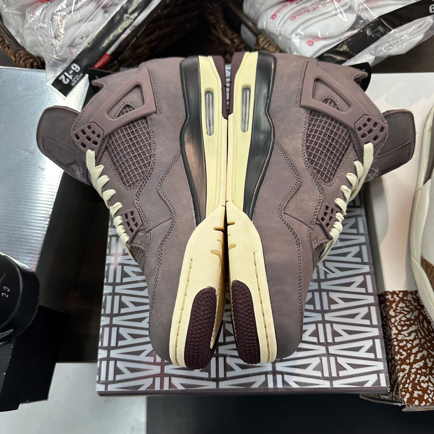 A Ma Maniere Violet Jordan 4 (USED)