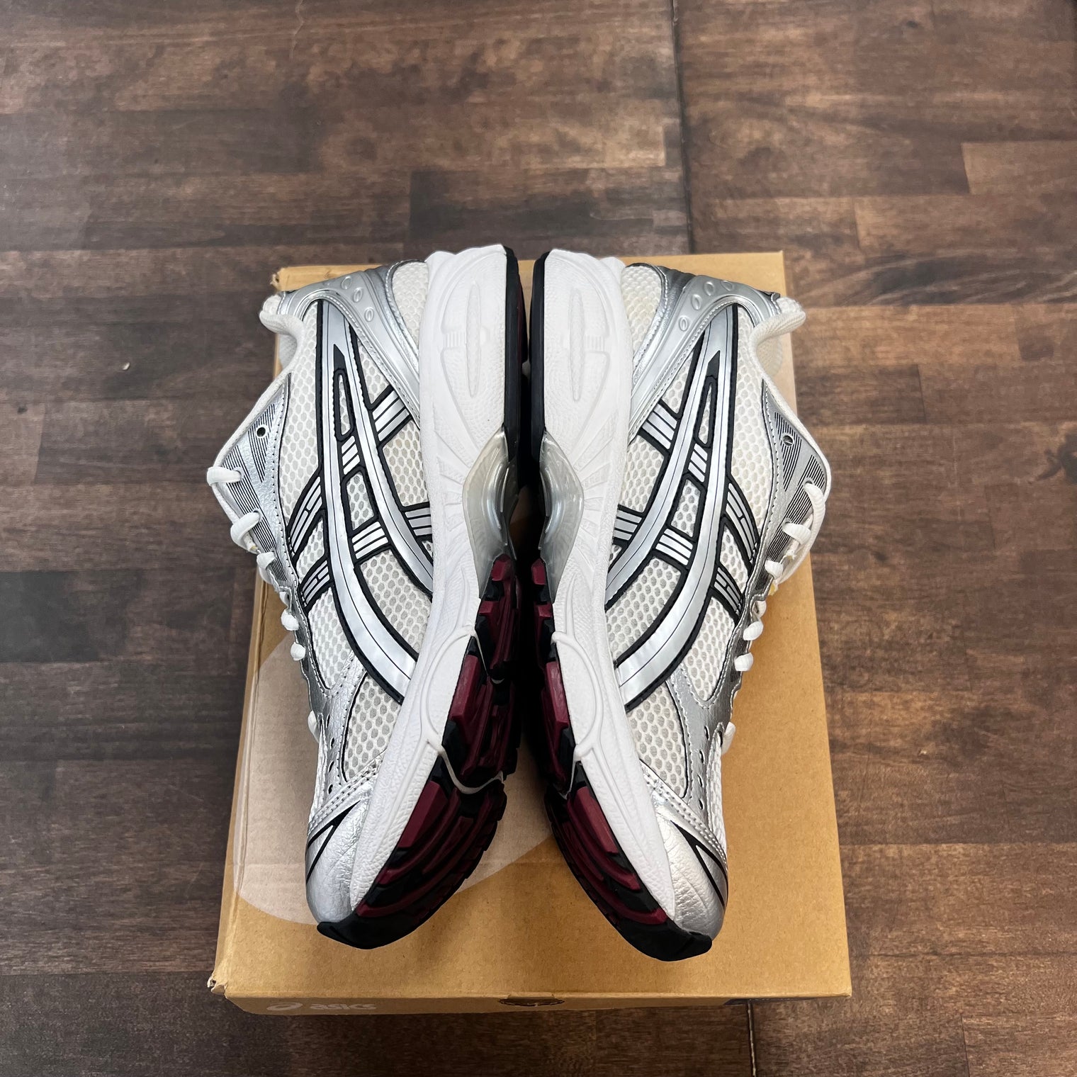 White Pure Silver Asics Gel Kayano 14 (USED)