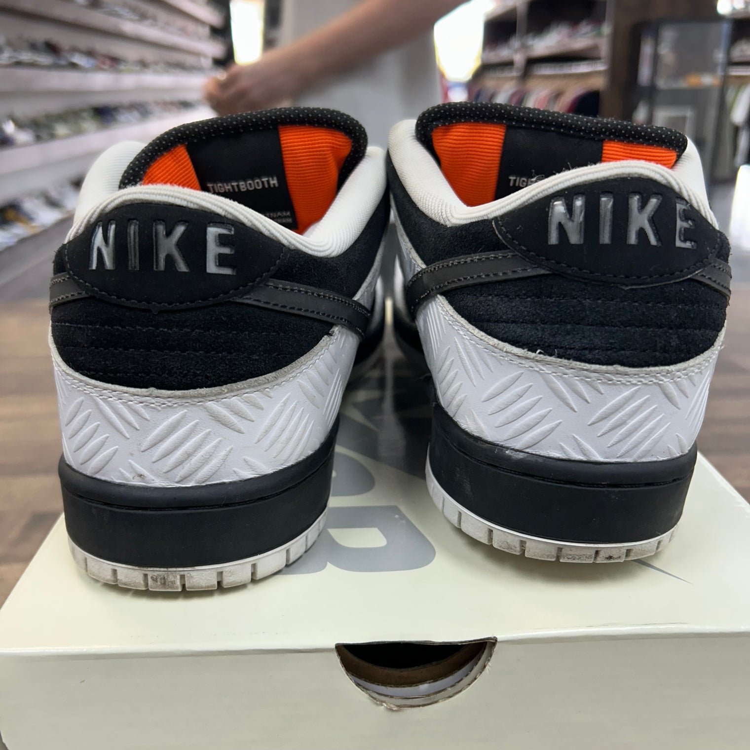 Tight Booth SB Dunk Low (USED)