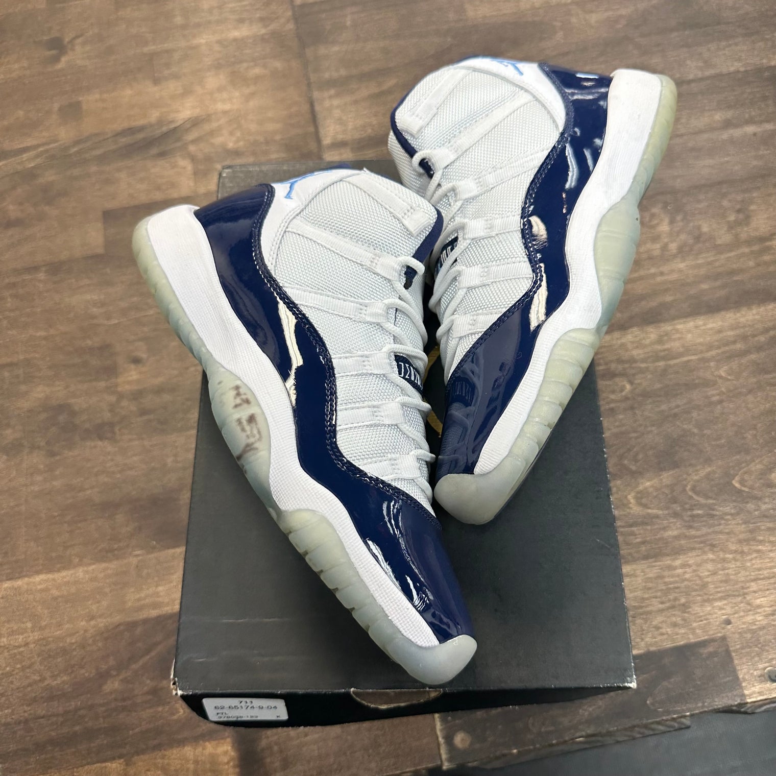 Win like 82 Jordan 11 (GS) (USED)