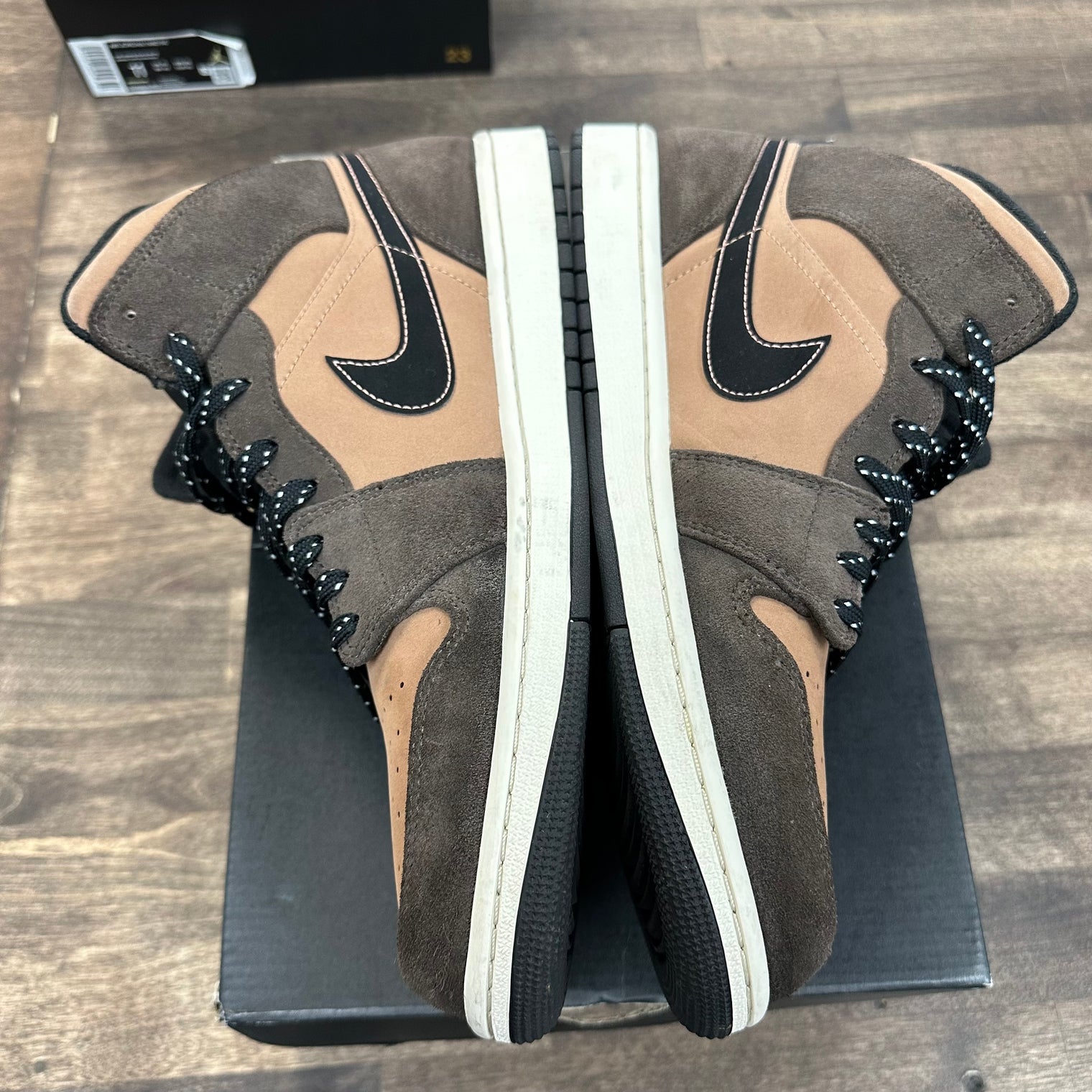 Dark Chocolate Jordan 1 Mid (USED)