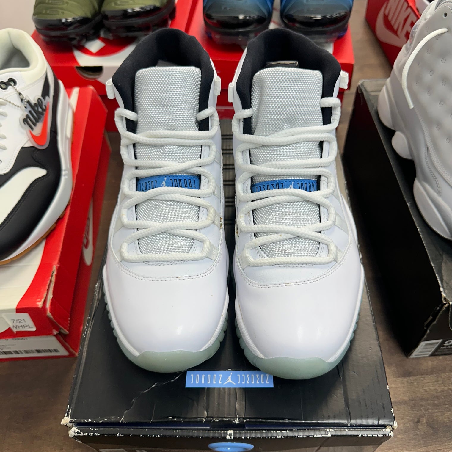 Legend Blue Jordan 11 (2014) (USED)