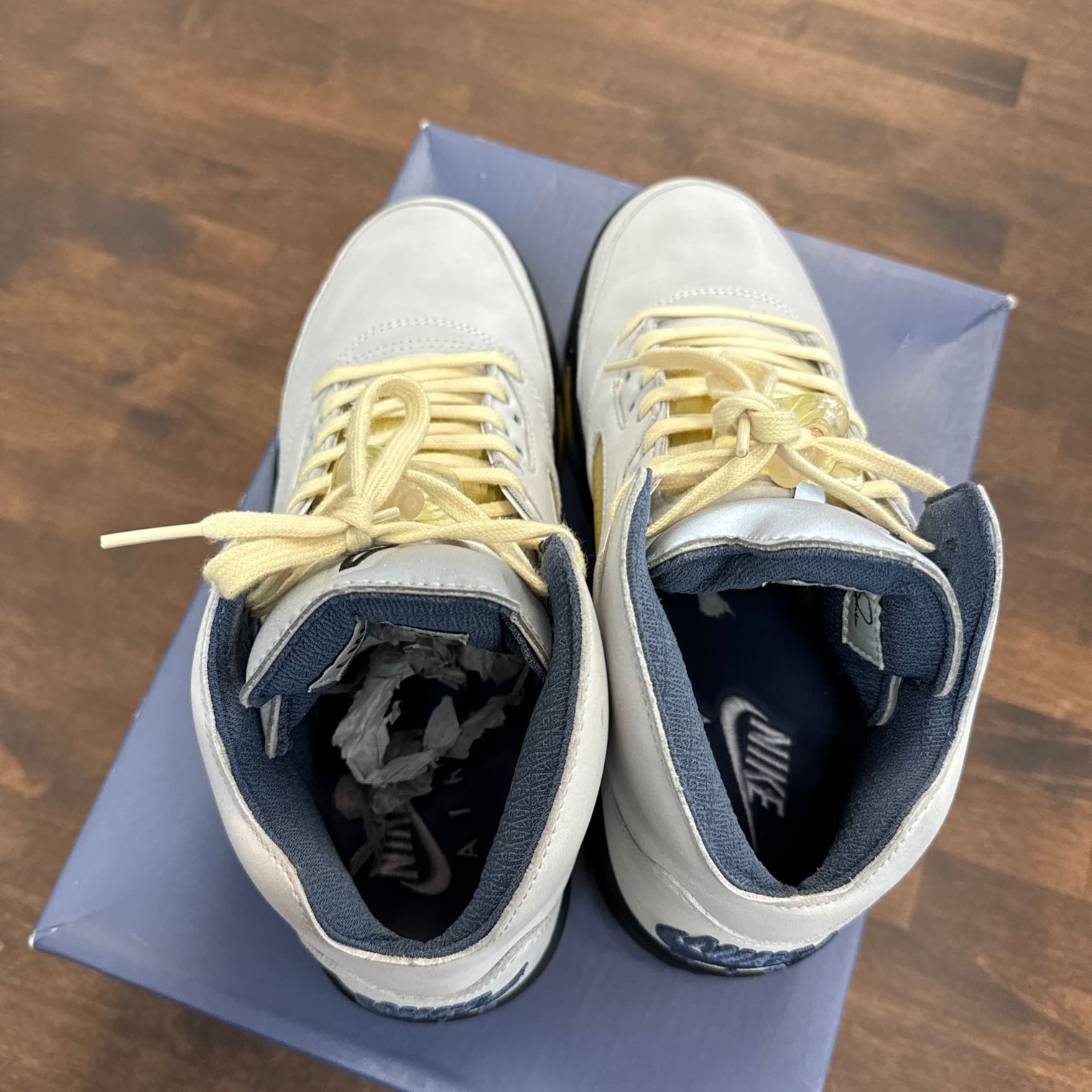 (W) Nike Jordan 5 A Ma Maniere Dawn (USED)