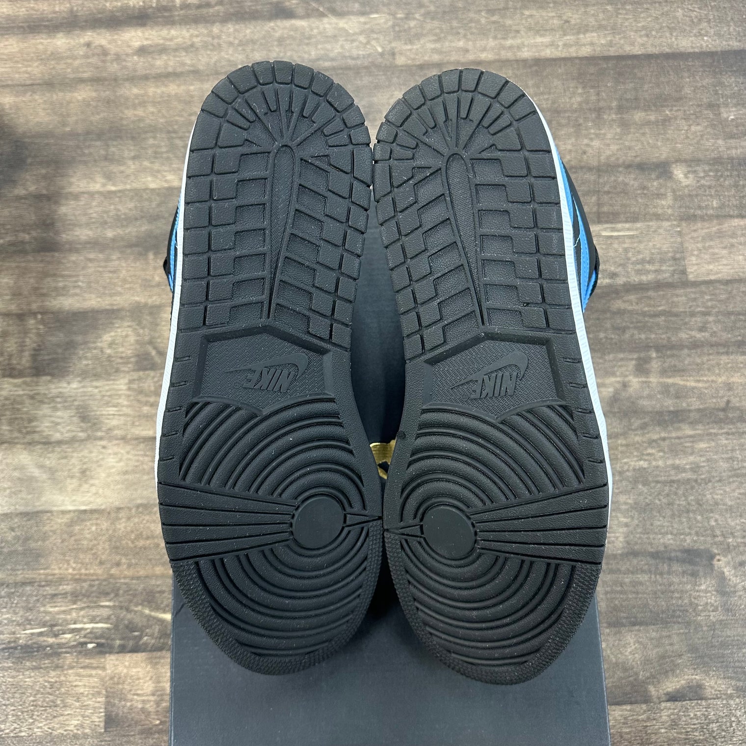 Jordan 1 Low University Blue Black (US 11) (USED)