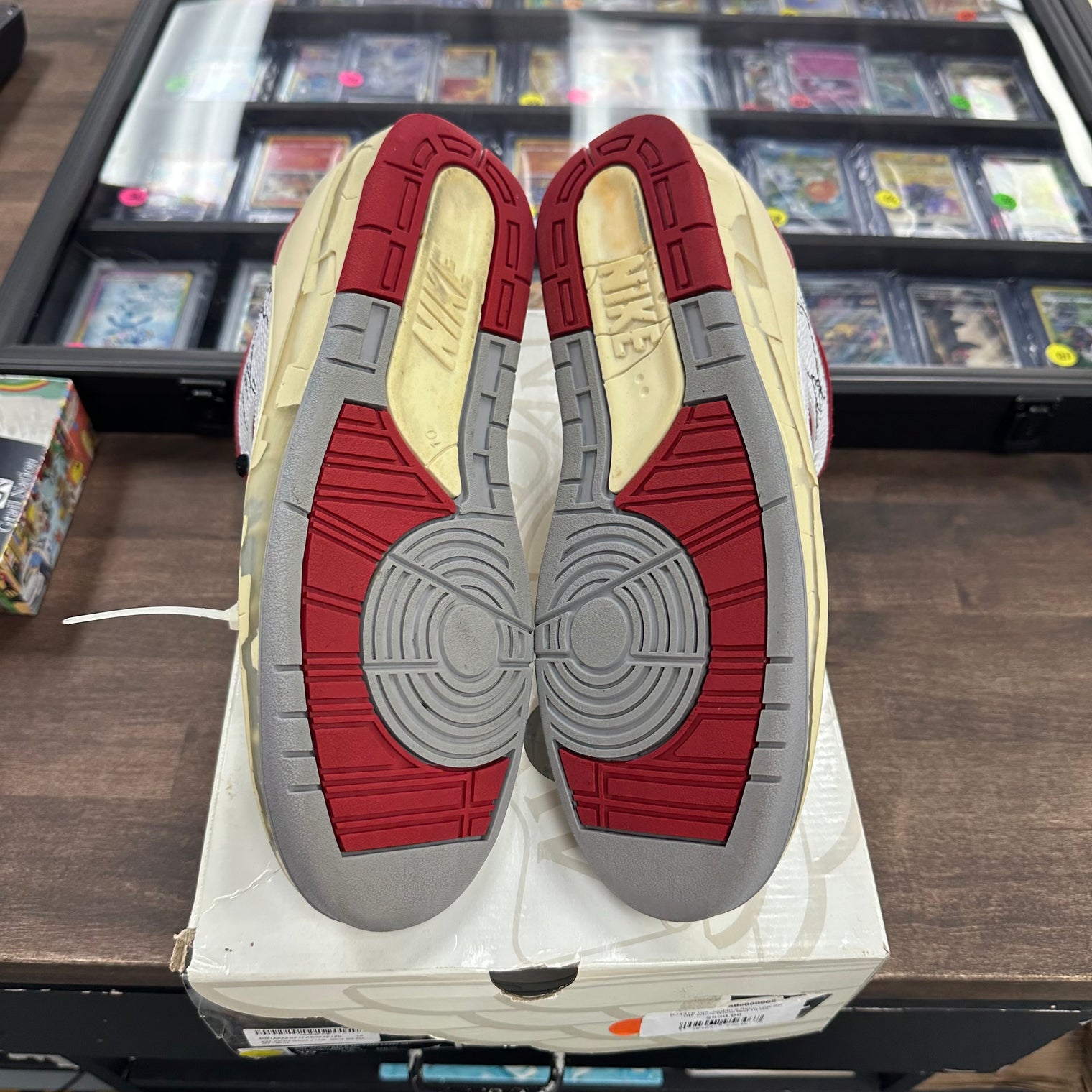 Off-White Red Off-White Jordan 2 Low SP (USED)