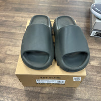 Dark Onyx Yeezy Slide (USED)