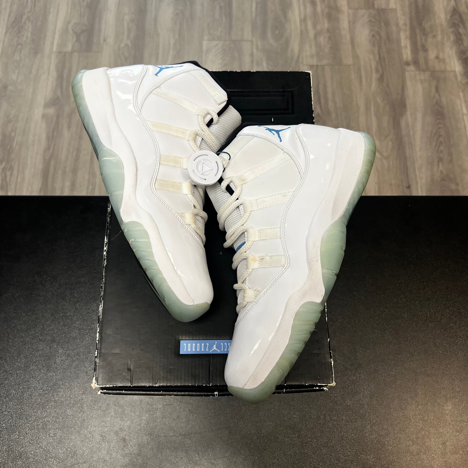 Legend Blue Jordan 11 (USED)