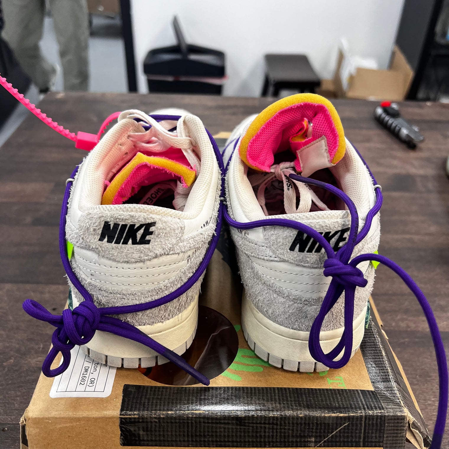 Lot 15 Off White Dunk Low (USED)