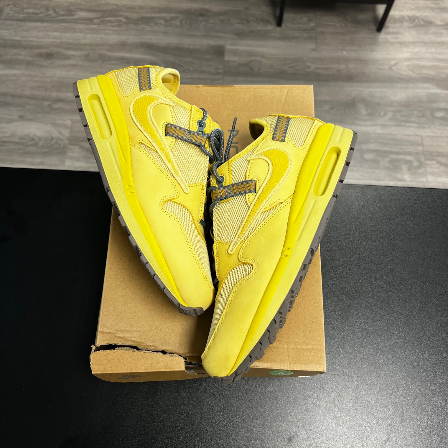Travis Scott Cactus Jack Saturn Gold Air Max 1 (USED)