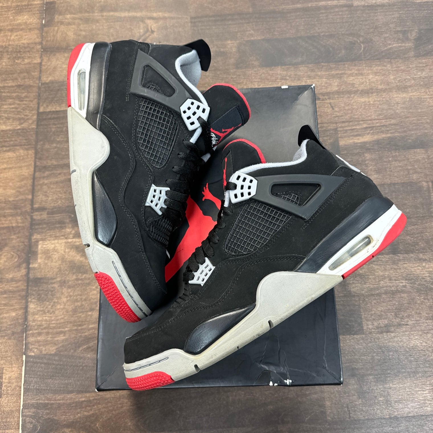 Bred Jordan 4 (2019) (USED)