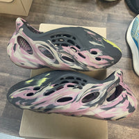 MX Carbon Yeezy Foam RNNR (USED, No Box)
