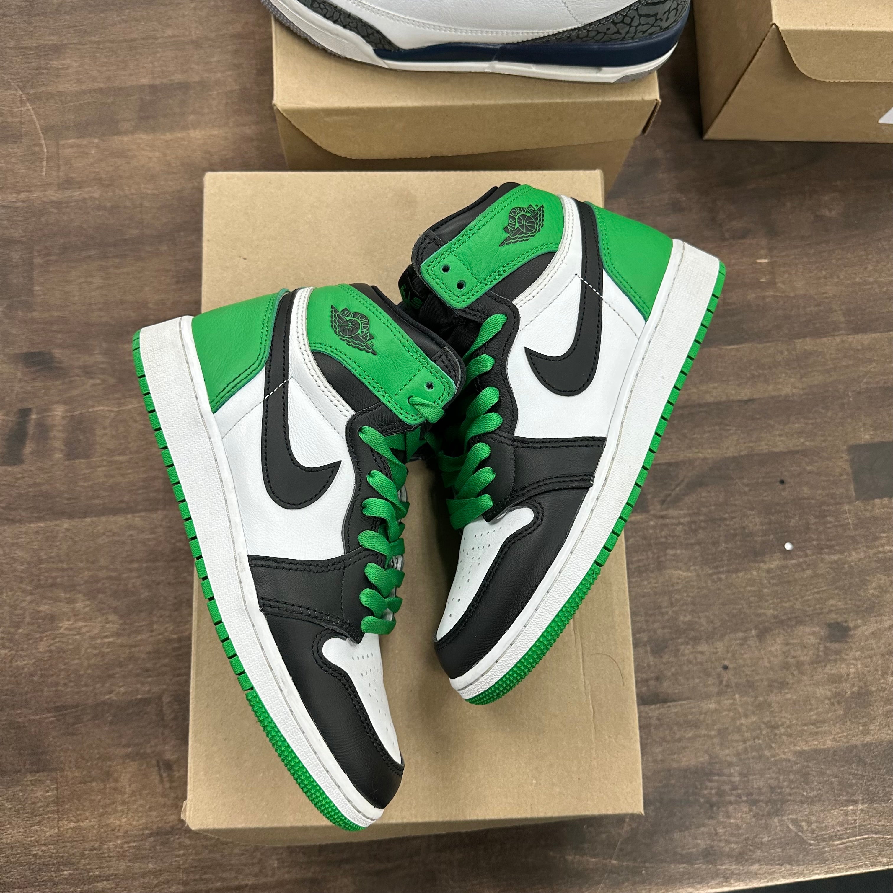 Jordan 1 Retro High OG Lucky Green (US 5Y) (USED, No Box) Size 5Y (Pre-Owned) - Image 1