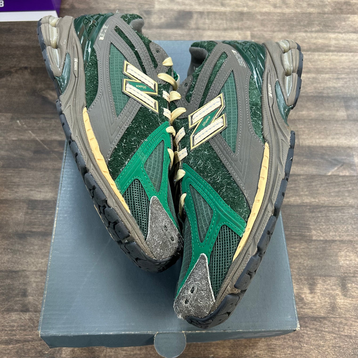 size? Exclusive Diamond District Pack Green New Balance 1906R (Used)