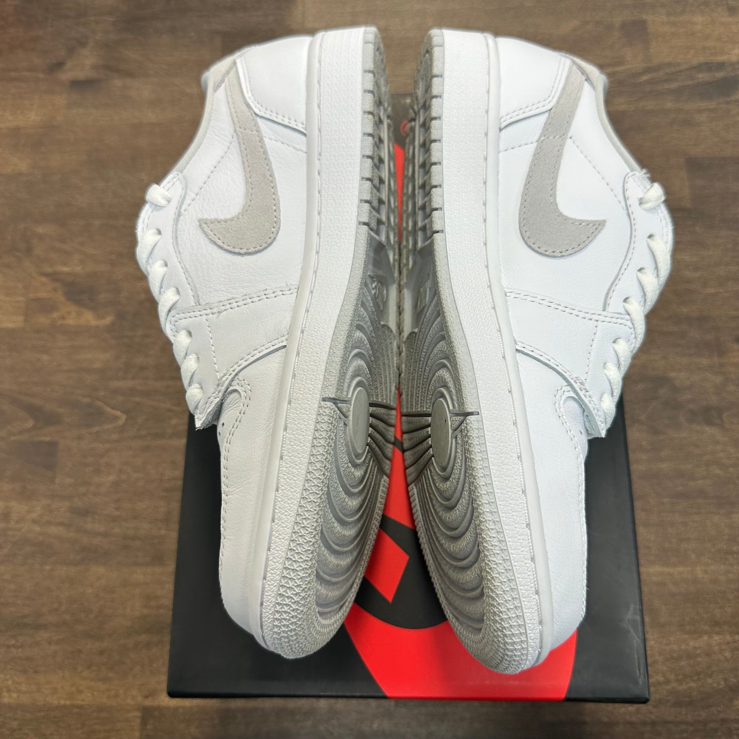 Neutral Grey Jordan 1 Low (USED)