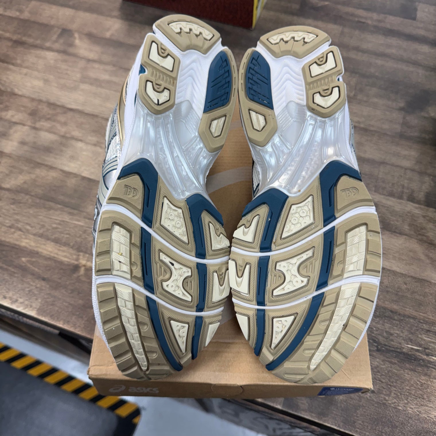 Cream Pure Silver Champagne Asics Gel-Kayano 14 (USED)