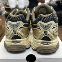 Gold Saucony Progrid Omni 9 (USED)