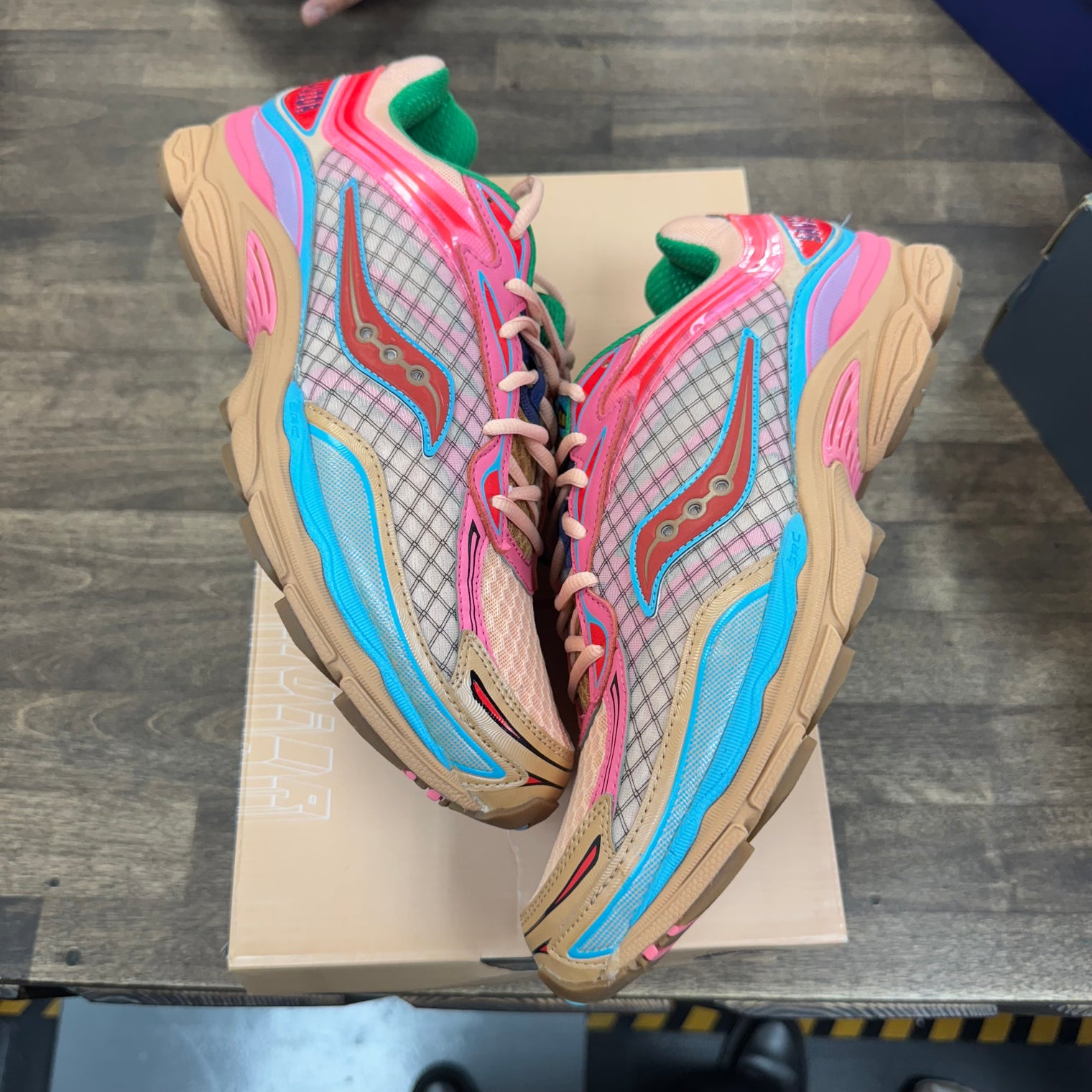 Jae Tips To Do List Tan Saucony ProGrid Omni 9 (USED)