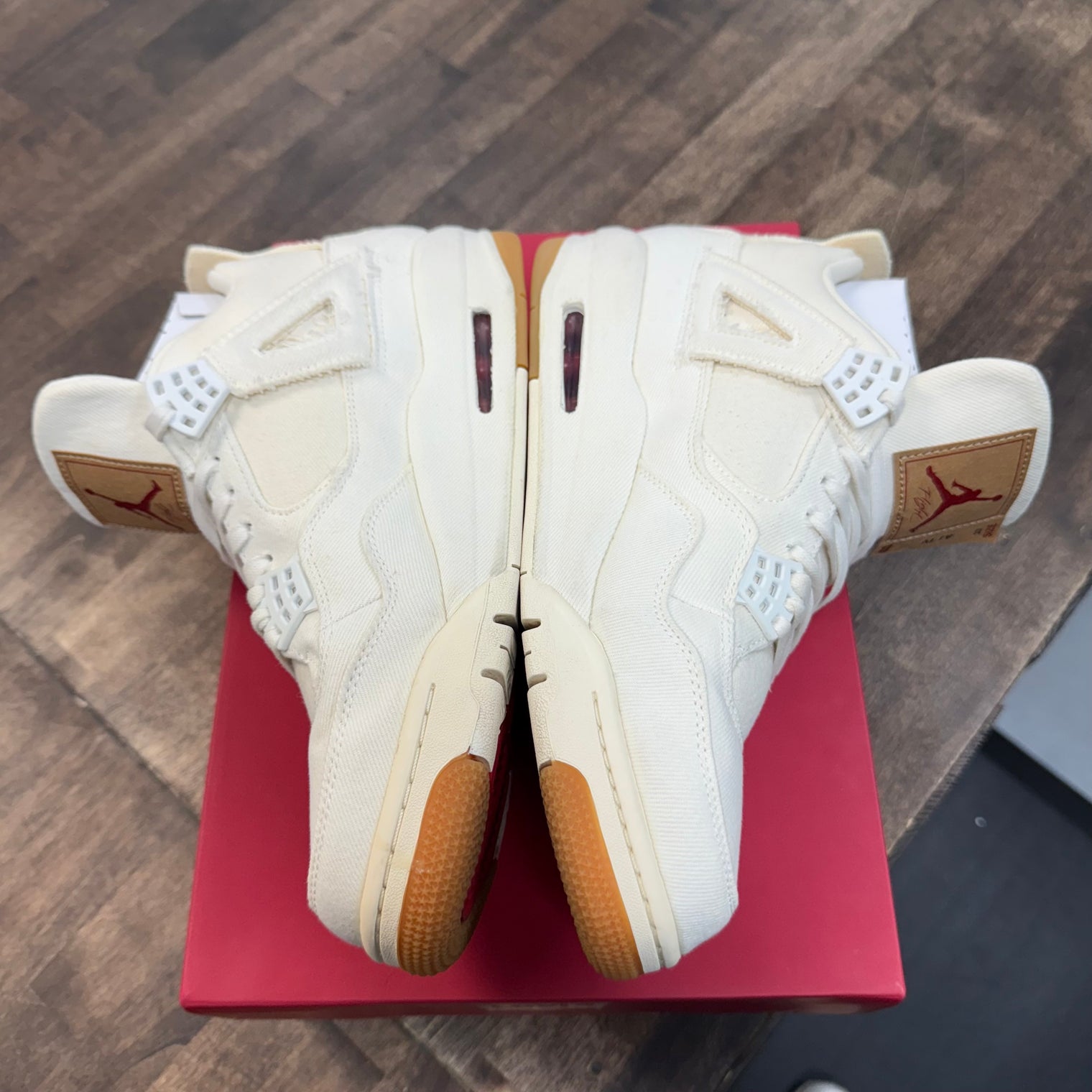 Levi's White Jordan 4 (Levi's Tag) (USED)