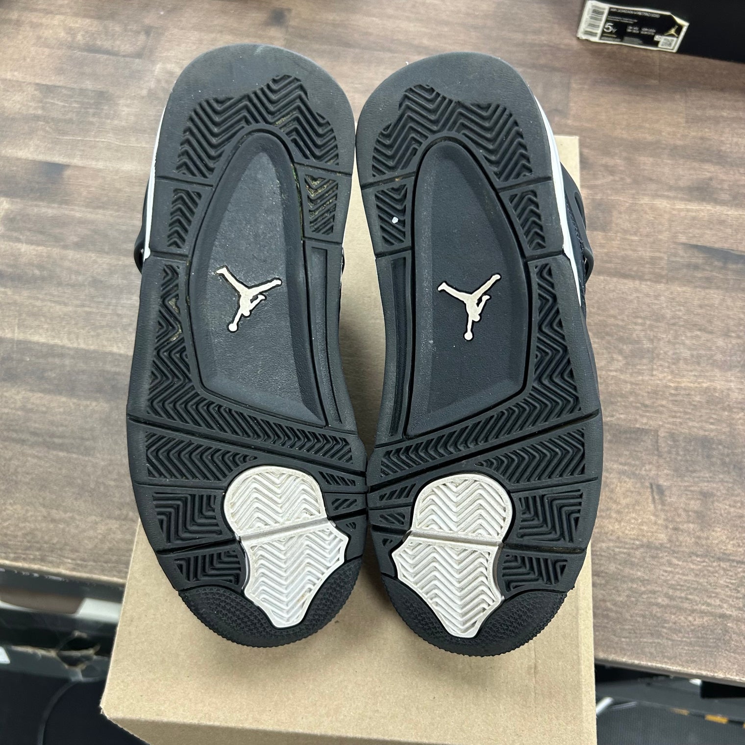 White Thunder Jordan 4 Retro (USED, No Box)
