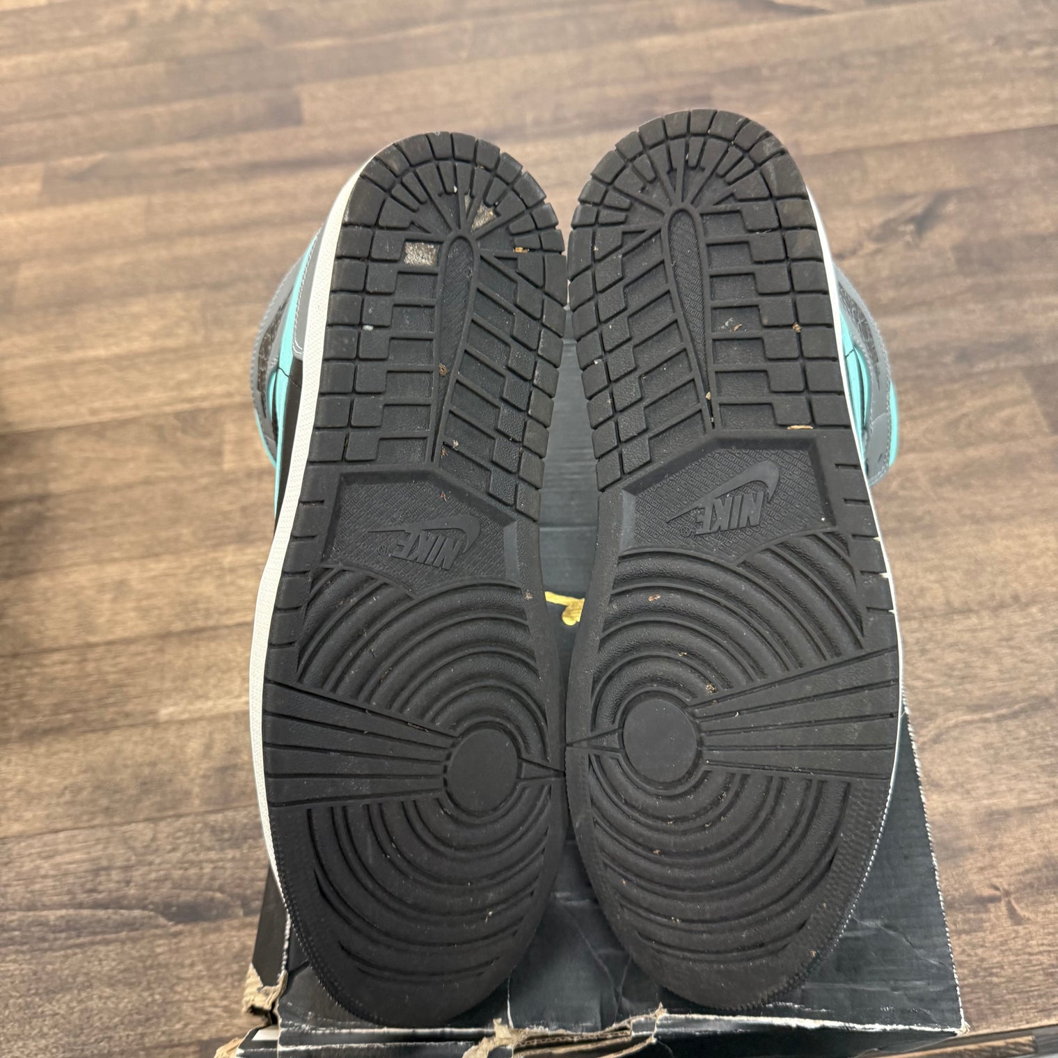 Grey Aqua Jordan 1 Mid (USED)