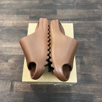 Flax Yeezy Slide (Lightly worn)