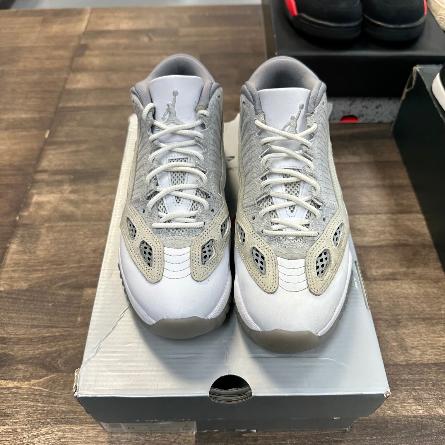 Cobalt Jordan 11 Low IE (USED, Replacement Box)